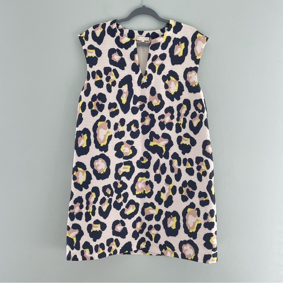 ANN MASHBURN Split-Neck Suri Dress Leopard Jacquard - Picture 1 of 10